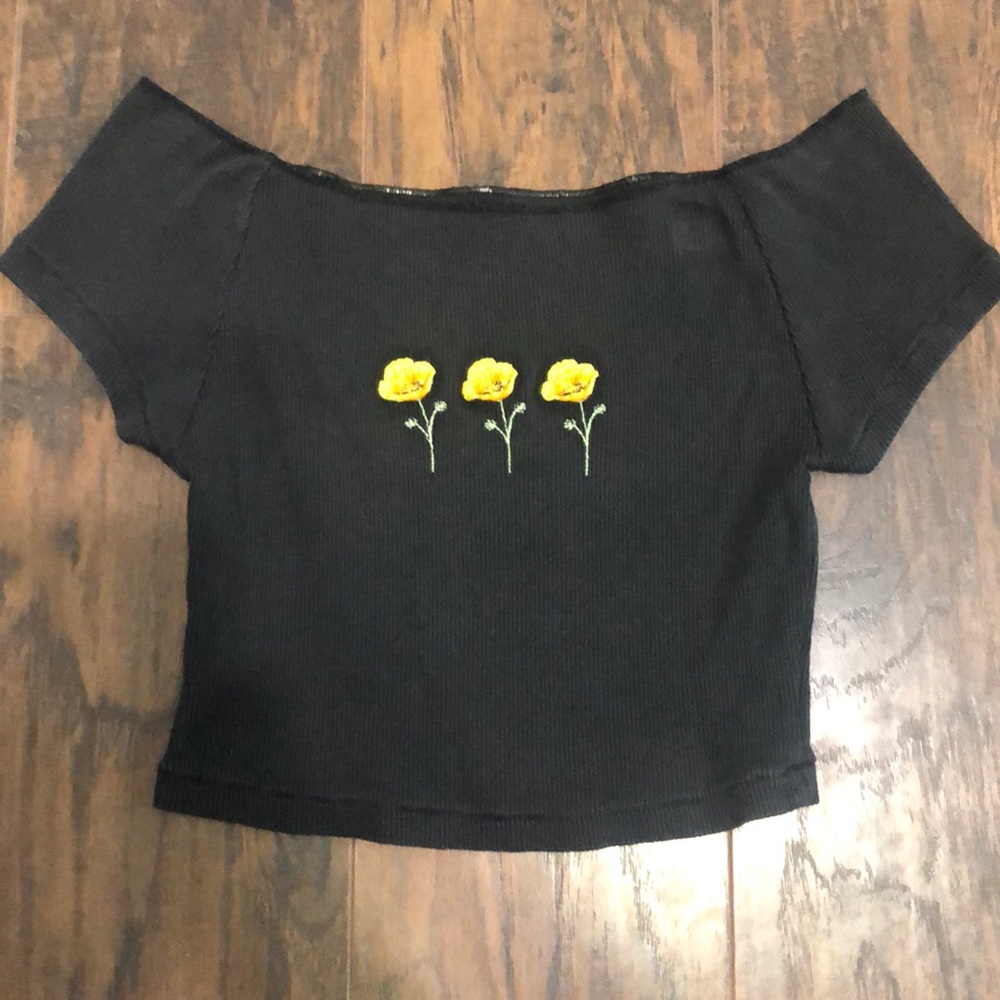 Brandy Melville flower top